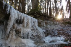 Gefrorener Wasserfall